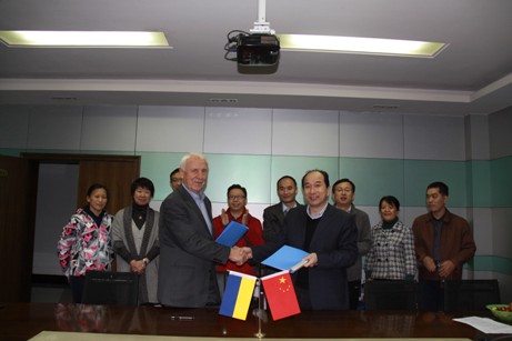 Comprehensive cooperation agreement was signed between biology institute of Shandong academy of scie
